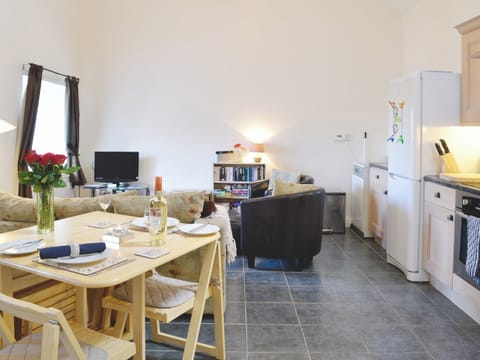 Open plan living/dining room/kitchen | Wauntwr Cottages - Bwthyn Bach, Wauntwr, Trelech