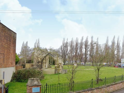 Norman Cathedral - surrounding area | The Hideaway Cottage, Gloucester