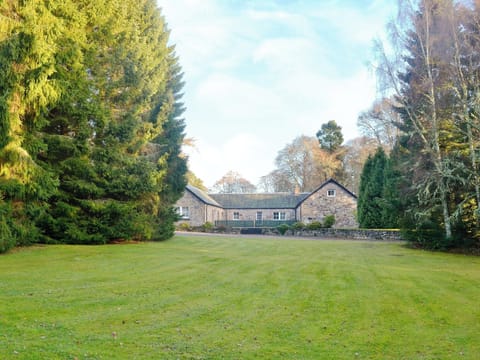 Exterior | Ladybird Cottage, Scaniport, nr. Inverness