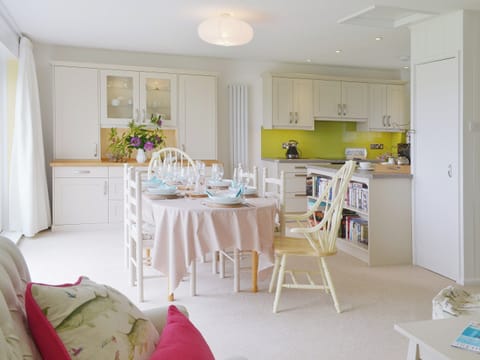 The luxurious feel is carried on through to the dining area | Tamar Ten, St Ann’s Chapel, near Callington