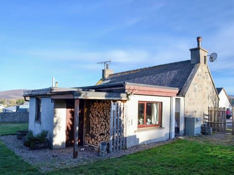 Exterior | Honey Cottage, Auchnarrow, near Tomintoul