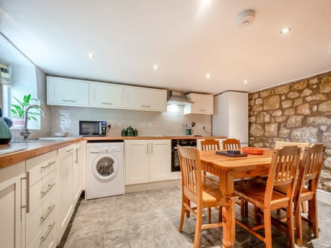 Kitchen/diner | Billow Farm Annexe, Breadstone, Vale of Berkeley