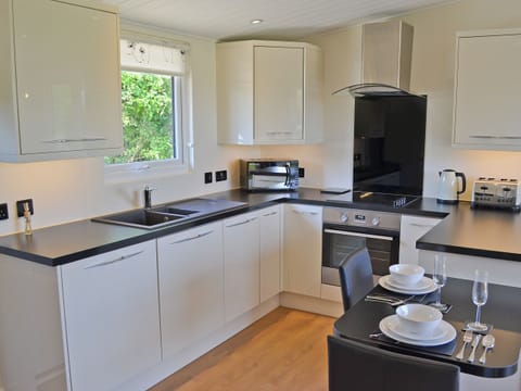 Open plan living/dining room/kitchen | The Cabin, Yarhampton, Stourport-on-Severn