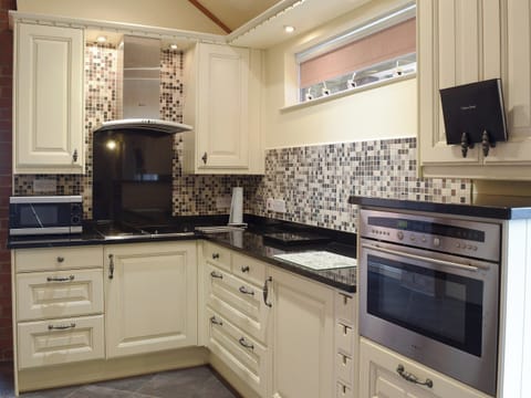 Wonderful, spacious, well equipped kitchen | Elm Cottage - Elm Cottages, Cwmbach, near Whitland