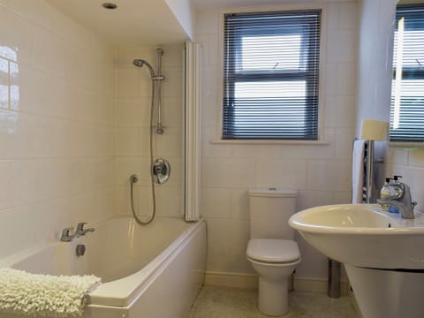 Bathroom | Ash Villas, Southport