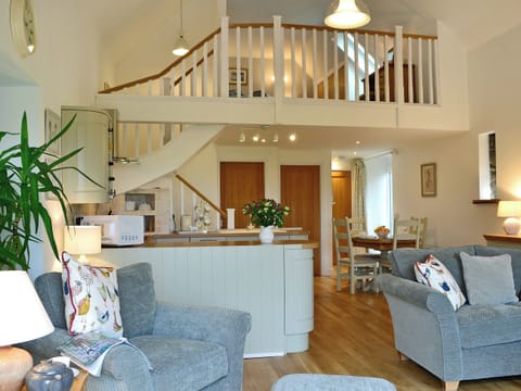 Impressive open plan living space | Bridge Cottage, Oxton, near Lauder 