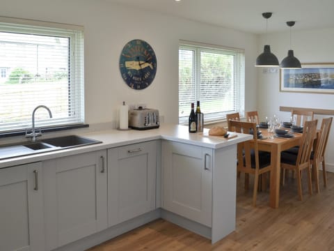 Kitchen and dining area | Moonraker, Port Isaac, near Wadebridge