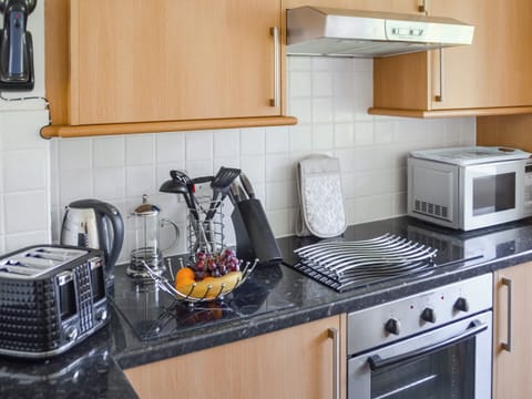 Kitchen/diner | Newquay Holiday Villa, Newquay