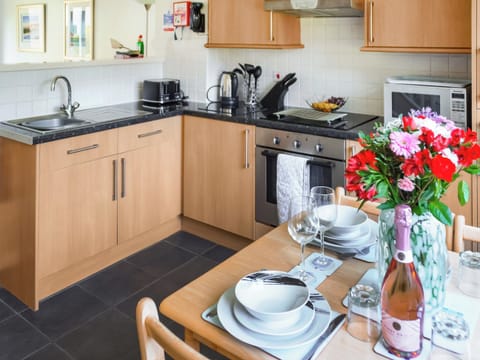 Kitchen/diner | Newquay Holiday Villa, Newquay