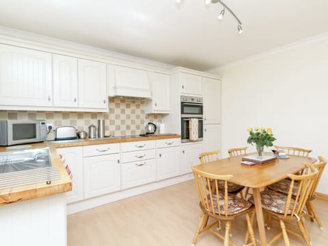 Spacious kitchen/ diner | Ach-na-Clachan, Gairloch