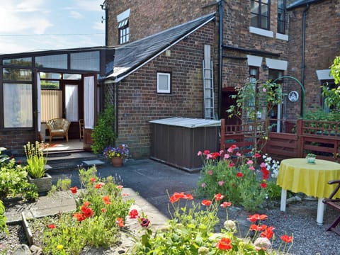 Delightful property with summer garden | High Bank, Bunbury