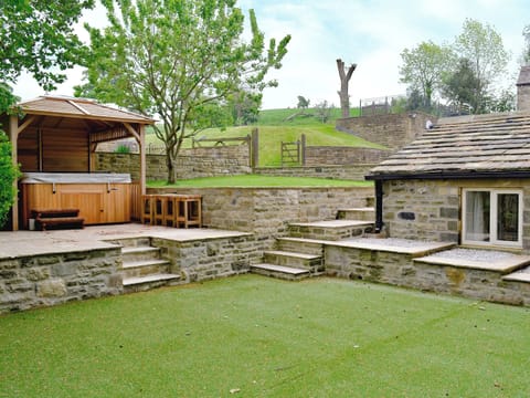 Spacious garden with private hot tub | Stirton Burrow, Stirton, near Skipton