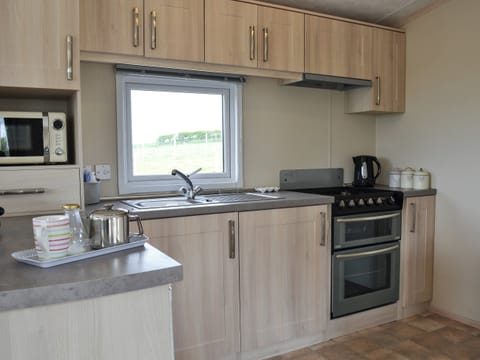 Open plan living space | Porthdy Crey r Wen - Neuadd Wen Cottages, Llanfachraeth, near Holyhead
