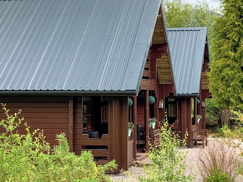 Exterior | Dontra Log Chalet 1 - Dontra Log Chalets, Banavie, near Fort William