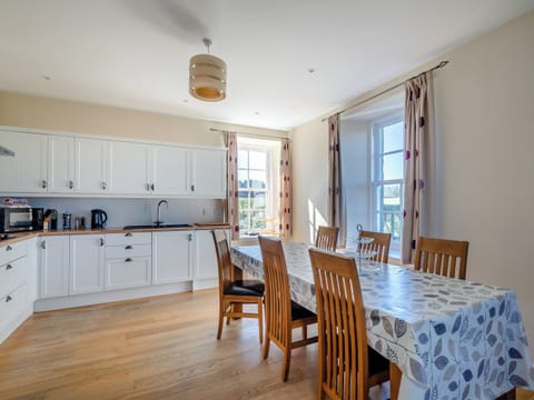 Kitchen/diner | Meadowgreen Farmhouse, Lour, near Forfar