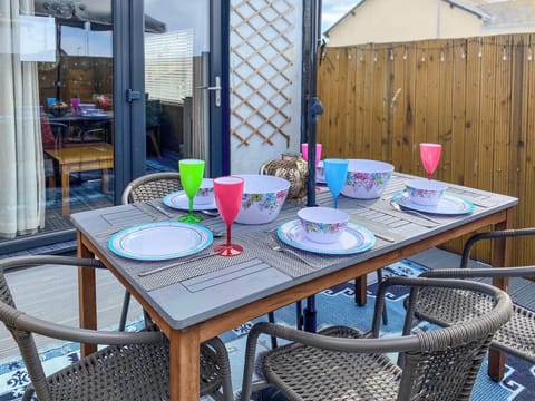 Decking | Jasmin’s Retreat, Thornton-Cleveleys, near Blackpool