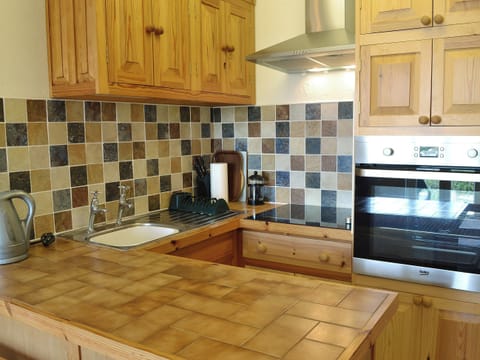 Well equipped kitchen | Sowenna - Polhaun Holiday Apartments, Mevagissey, near St Austell