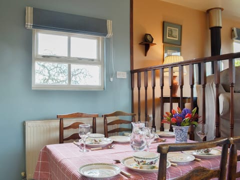 Modest dining area | Bugatti House, Bosbury, near Ledbury