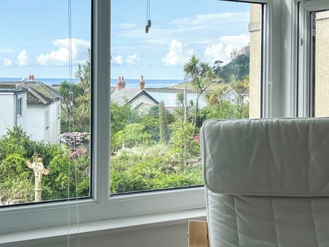 Fabulous views of St Michael&rsquo;s Mount from the dining room and kitchen | Seaglass, Marazion