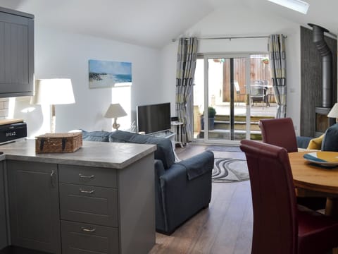Open plan living space | Little Tregarthen, Padstow