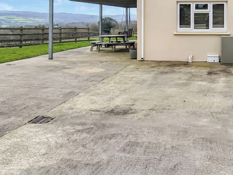 Parking | Pen Y Bryn Apartment, Manordeilo, near Llandeilo