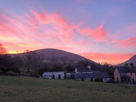 Setting | Hendy, Waunfawr, near Caernarfon