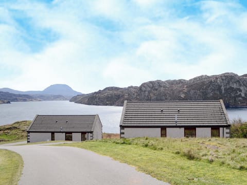 Wonderfully located cottage | Lochinchard Cottage, Kinlochbervie, Sutherland