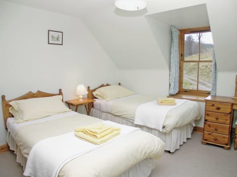 Twin bedroom | Mar House, Inverey, Braemar