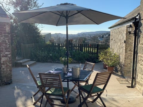 Sitting-out-area | Gewans Farm Cottage, Tregorrick, near St Austell