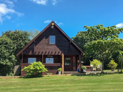 Fantastic holiday accommodation | Quarry Lodge, Munsley, near Ledbury