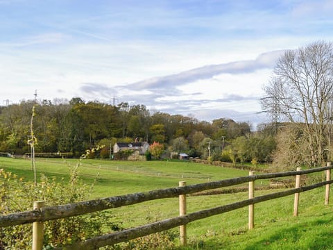 Wonderful far-reaching views over the surrounding countryside | Marshalls Farm, Kilcot, near Newent