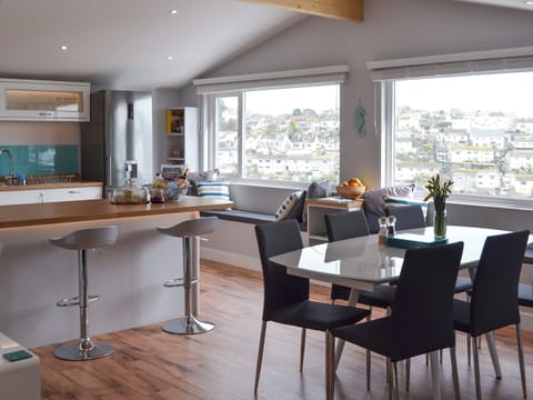 Open plan living space | Penfose Apartment, Mevagissey
