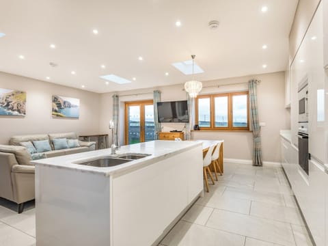 Open plan living space | Primrose Cottage - Anglesey Seaviews, Penrhos Feilw, near Trearddur Bay