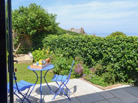 Sitting-out area with garden furniture, BBQ and lovely sea views | Bosun’s, Port Isaac, near Wadebridge