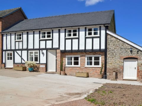 Fantastic holiday home | The Hop Cottage - Castle Properties, Ashperton, near Ledbury
