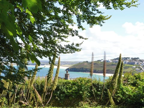 Stunning coastal views | Beach Retreat - Treloyhan, St Ives