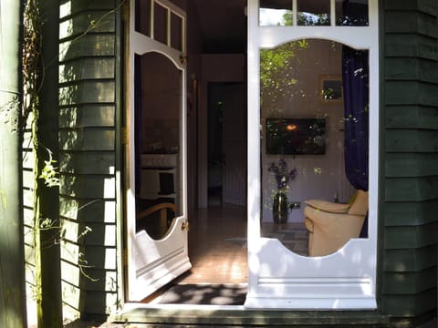 Inviting entrance to the cottage | Beach Retreat - Treloyhan, St Ives