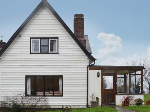 Wonderful apartment in a glorious rural setting | Birch, Llanddona, near Beaumaris