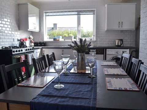 Dining area | Encil-Y-Mor, Criccieth, near Porthmadog