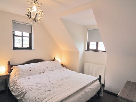 Pebble Cottage double bedroom | Pebble Cottage, Broad Haven