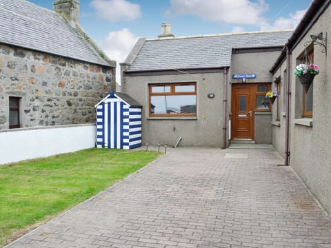 Lovely detached holiday home | Cotton Shore, Inverallochy, near Fraserburgh