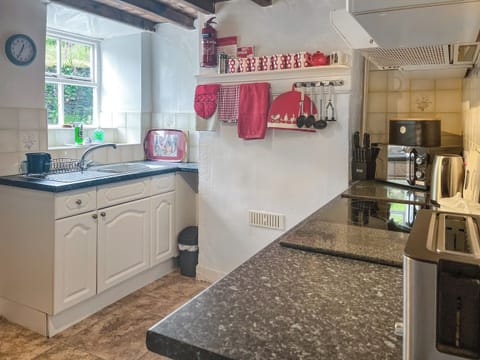 Kitchen | Ingle Neuk Cottage, Bowscale, near Keswick