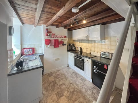Kitchen | Ingle Neuk Cottage, Bowscale, near Keswick