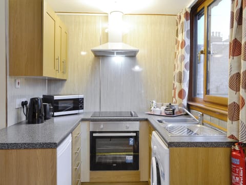 Well-equipped fitted kitchen | Toab - Hame from Hame, Aberdeen