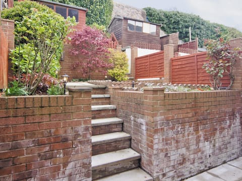 Garden | Llamedos, Llandudno