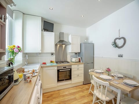 Kitchen/diner | Hyfrydle, Llandudno
