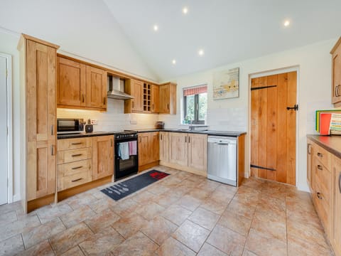 Kitchen/diner | Dolgoed House - Cennen Cottages, Bethlehem