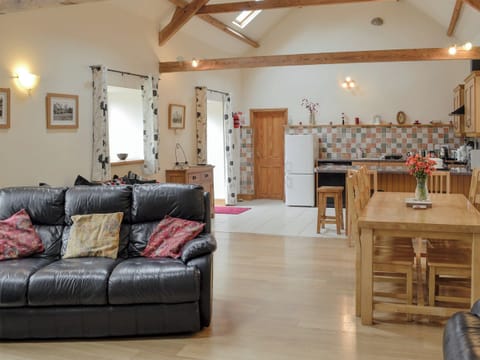 Spacious, well furnished open plan living space | Dol Afon, Llanuwchllyn, near Bala