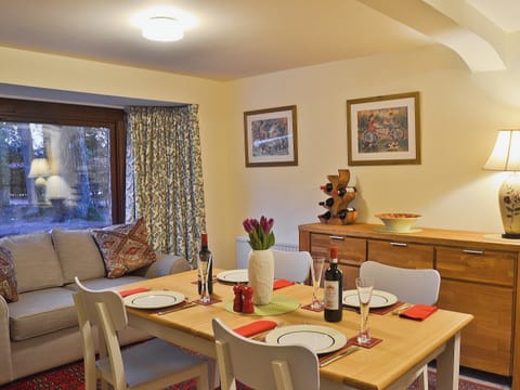 Dining room | The Gregorton Coach House, Blairgowrie