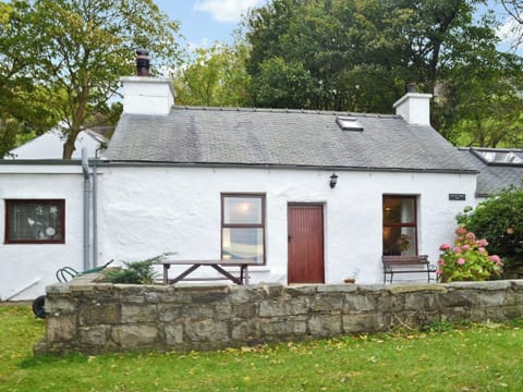 Exterior | Llwyn y Brig Isaf, Trefor, nr. Caernarfon